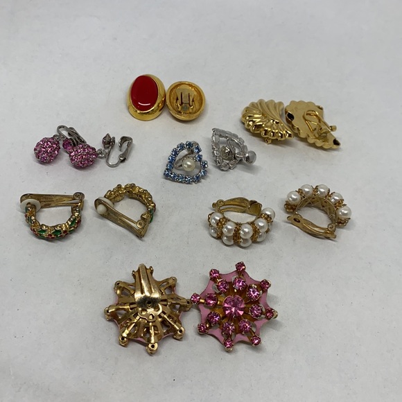Group lot of vintage non-pierced earrings - Picture 4 of 15